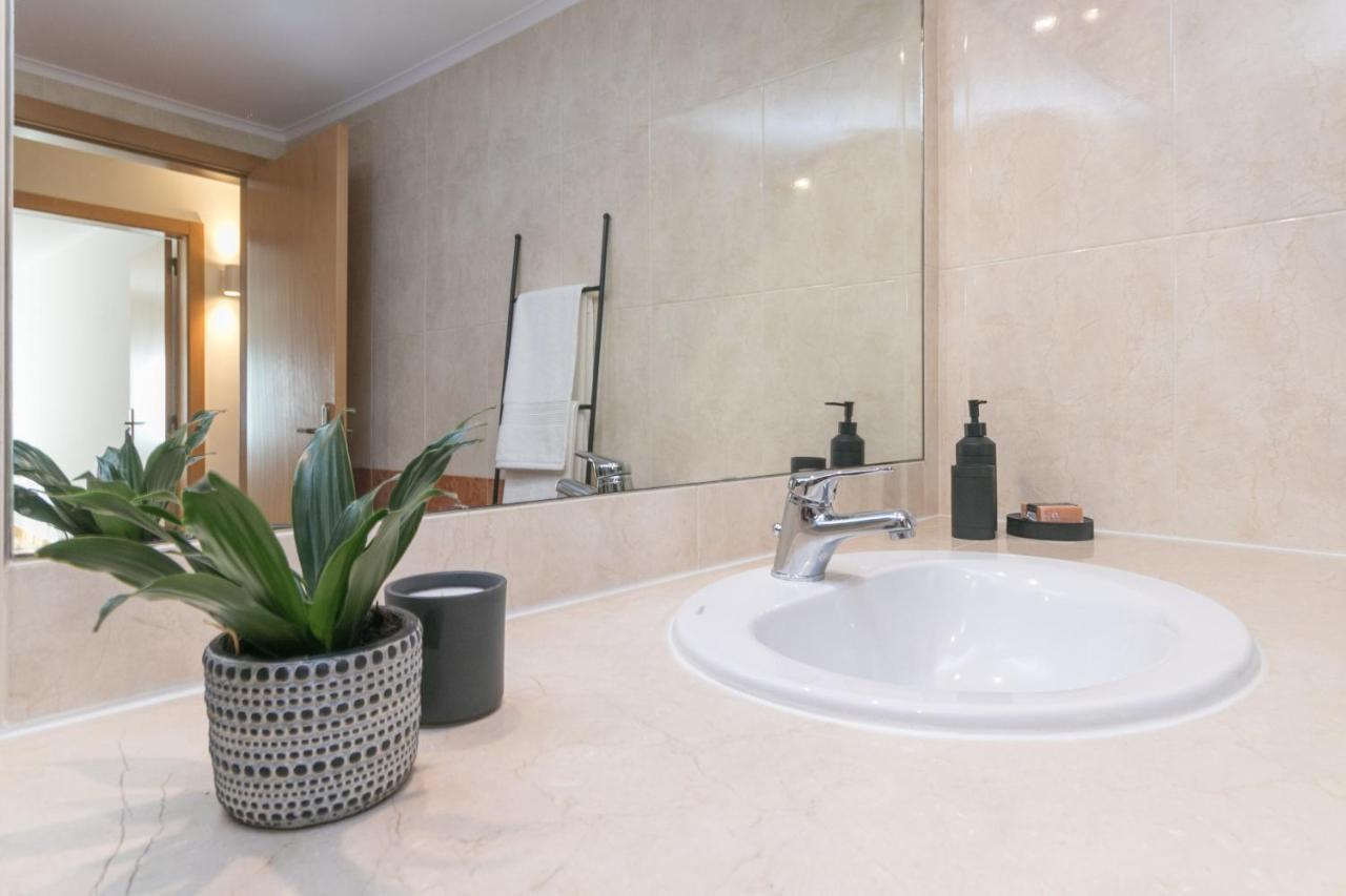 Apartament Premium Flat In Upscale Area, Balcony, Parking Lizbona Zewnętrze zdjęcie